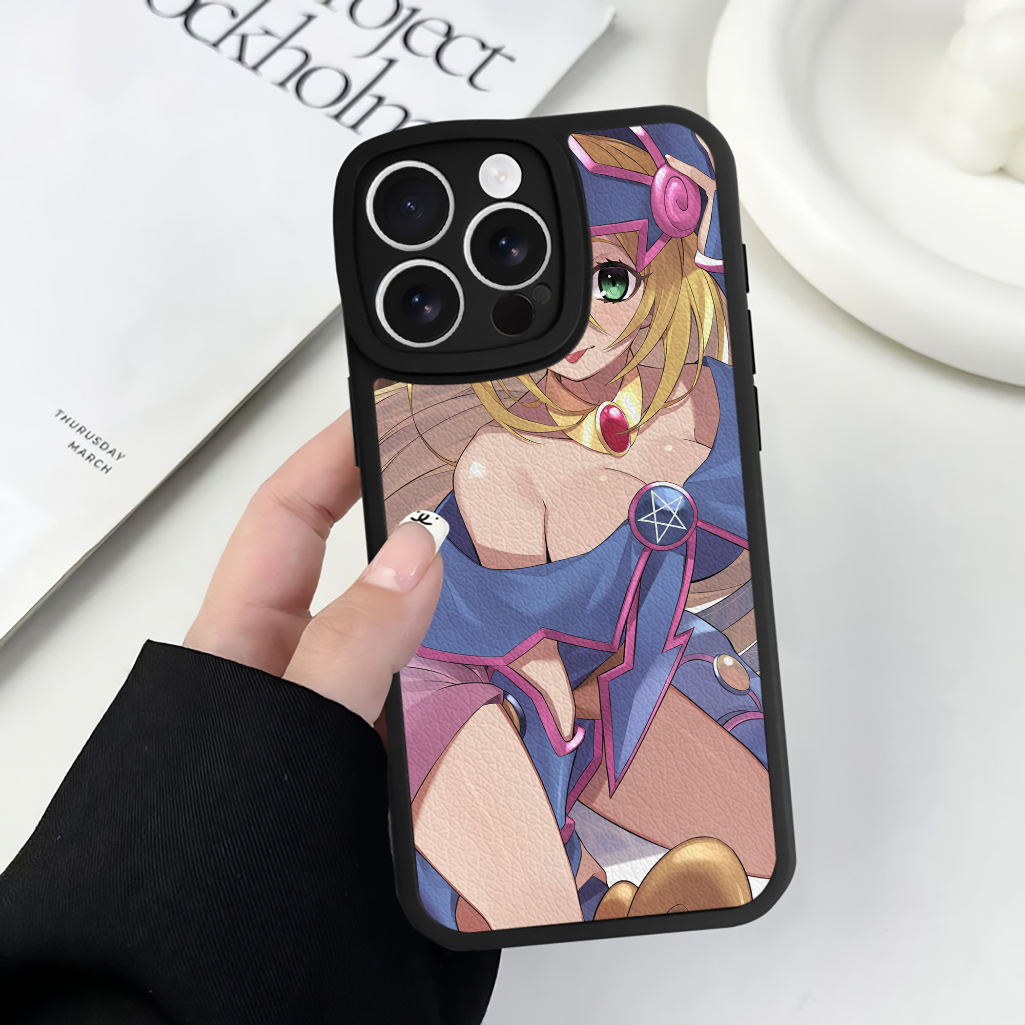 （画像用） 遊☆戯☆王 Yu-Gi-Oh! 【iPhone 16シリーズ対応】シリコンスマホケース（レザー調） 材質：シリコン